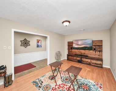 902 Old Mill Lane - Photo Thumbnail 4