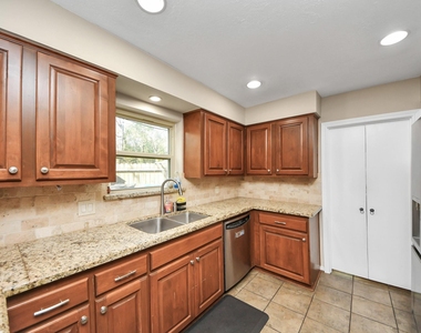 902 Old Mill Lane - Photo Thumbnail 14