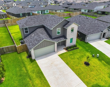 40818 Hawthorne Glades Street - Photo Thumbnail 2