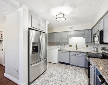 503 N Post Oak Lane - Photo Thumbnail 7