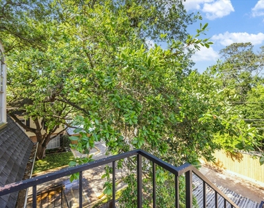 503 N Post Oak Lane - Photo Thumbnail 16