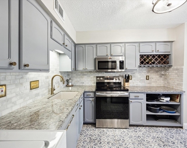 503 N Post Oak Lane - Photo Thumbnail 8