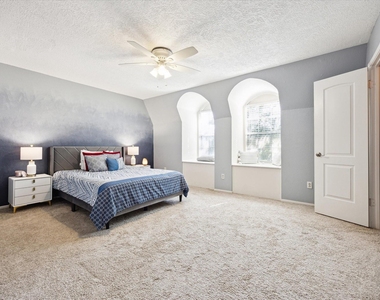 503 N Post Oak Lane - Photo Thumbnail 11