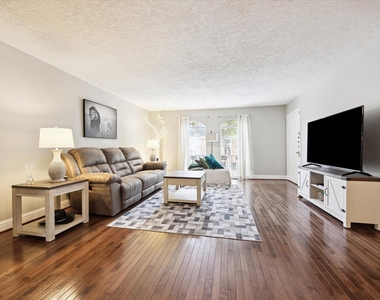 503 N Post Oak Lane - Photo Thumbnail 1