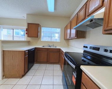 7900 Bissonnet Street - Photo Thumbnail 2