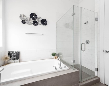 2103 Naomi Street - Photo Thumbnail 13