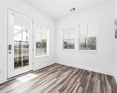 2103 Naomi Street - Photo Thumbnail 15