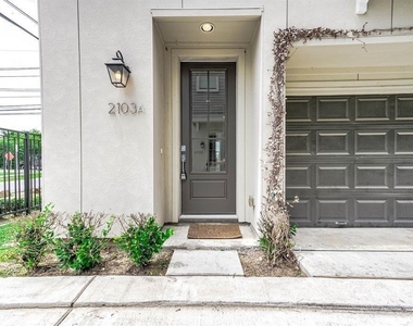 2103 Naomi Street - Photo Thumbnail 3