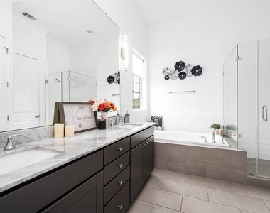 2103 Naomi Street - Photo Thumbnail 11
