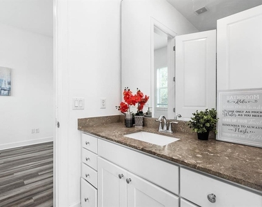 2103 Naomi Street - Photo Thumbnail 16