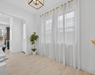 1712 Schweikhardt Street - Photo Thumbnail 15