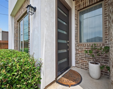 1712 Schweikhardt Street - Photo Thumbnail 4