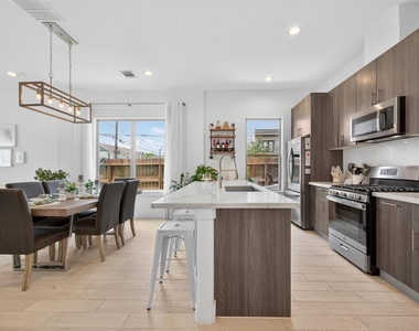 1712 Schweikhardt Street - Photo Thumbnail 9