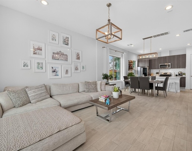 1712 Schweikhardt Street - Photo Thumbnail 6
