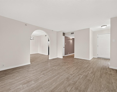 14030 Cashel Forest Drive - Photo Thumbnail 6