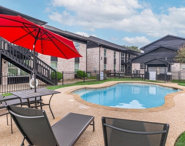 327 W Hufsmith  Rd Road - Photo Thumbnail 9