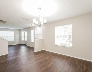 2107 Musket Ridge Drive - Photo Thumbnail 6