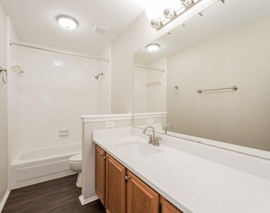 2107 Musket Ridge Drive - Photo Thumbnail 10