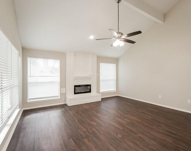 2107 Musket Ridge Drive - Photo Thumbnail 4