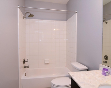 2422 Seahorse Bend Drive - Photo Thumbnail 7