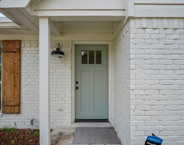 15347 Conroe Drive - Photo Thumbnail 4