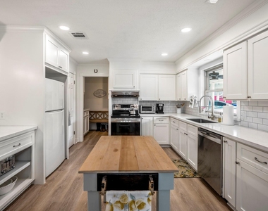 15347 Conroe Drive - Photo Thumbnail 14