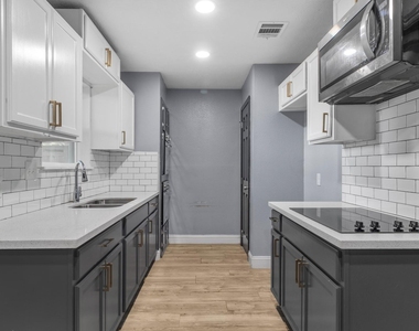 16223 Brinkwood Drive - Photo Thumbnail 6