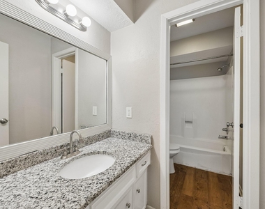 130 Red Oak Lane - Photo Thumbnail 9
