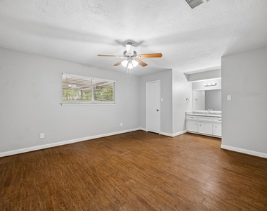 130 Red Oak Lane - Photo Thumbnail 8