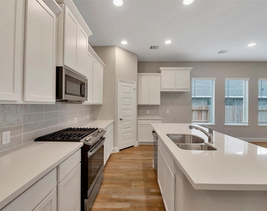 1328 Wicklow Forest Street - Photo Thumbnail 16
