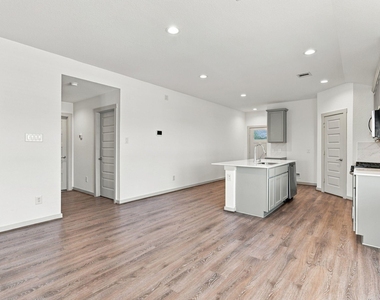 7503 Victoria Brook Trace - Photo Thumbnail 9