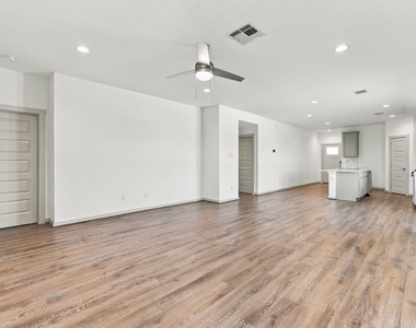 7503 Victoria Brook Trace - Photo Thumbnail 11