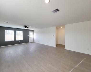 15671 Plum Brook Drive - Photo Thumbnail 17