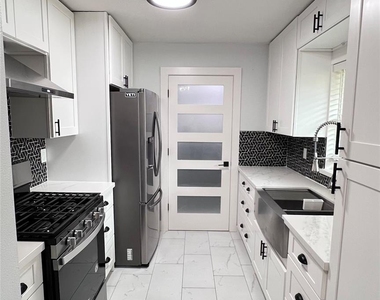 105 E Rocky Creek Road - Photo Thumbnail 5