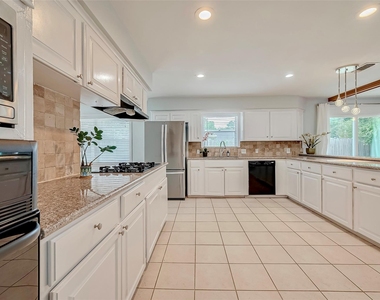 8002 Richmond Avenue - Photo Thumbnail 15