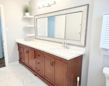 8002 Richmond Avenue - Photo Thumbnail 26