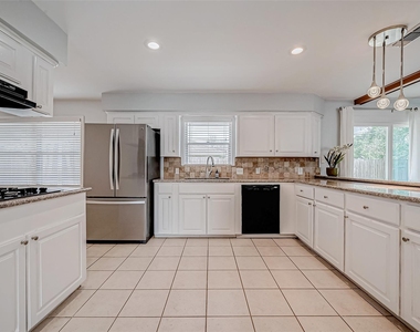 8002 Richmond Avenue - Photo Thumbnail 13