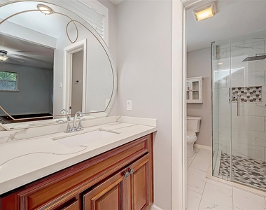 8002 Richmond Avenue - Photo Thumbnail 28