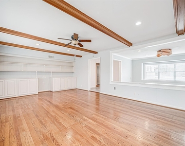 8002 Richmond Avenue - Photo Thumbnail 14