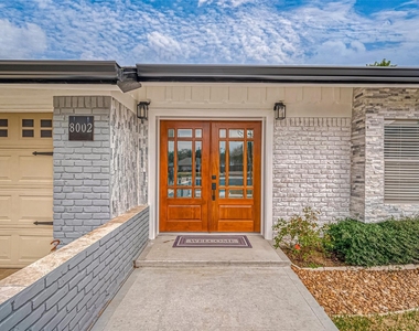 8002 Richmond Avenue - Photo Thumbnail 1
