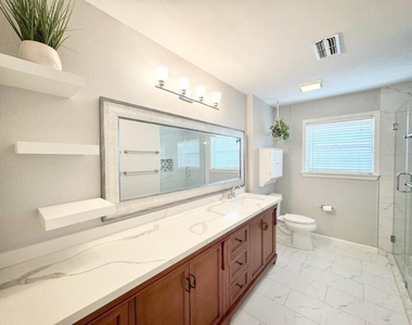 8002 Richmond Avenue - Photo Thumbnail 25