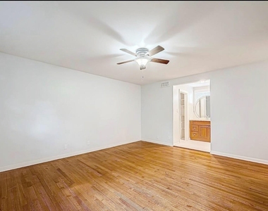 8002 Richmond Avenue - Photo Thumbnail 20