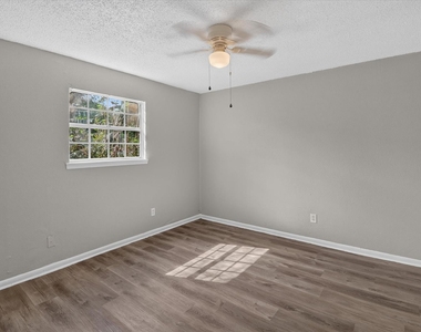 2311 71st Street - Photo Thumbnail 5