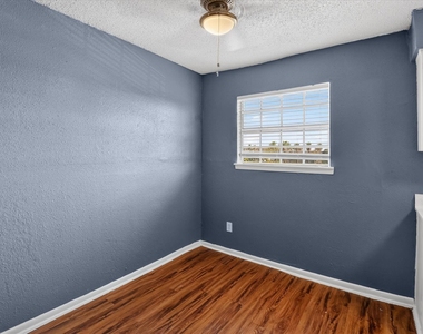 2311 71st Street - Photo Thumbnail 17