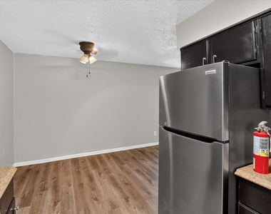 2311 71st Street - Photo Thumbnail 10