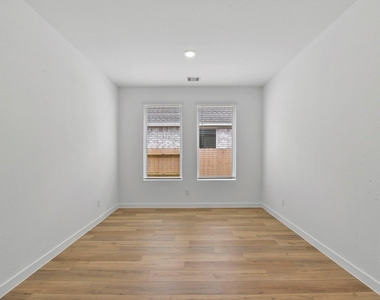 2934 Palm Branch Dr - Photo Thumbnail 18