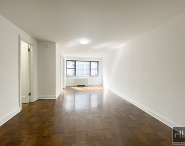 East 56 Street - Photo Thumbnail 1