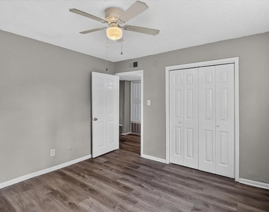 2311 71st Street - Photo Thumbnail 9