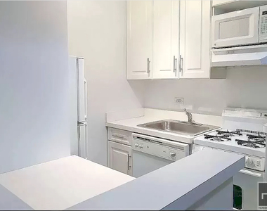 East 74 Street - Photo Thumbnail 2