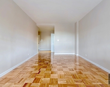 East 86th Street - Photo Thumbnail 1
